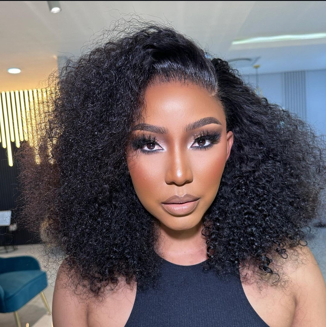 Screenshot_2024-03-12-15-18-00-25_1c337646f29875672b5a61192b9010f9 Super Double Drawn Vietnam Pixie curls 13x4 Swiss Lace full frontal Glueless wig human hair - Image 1